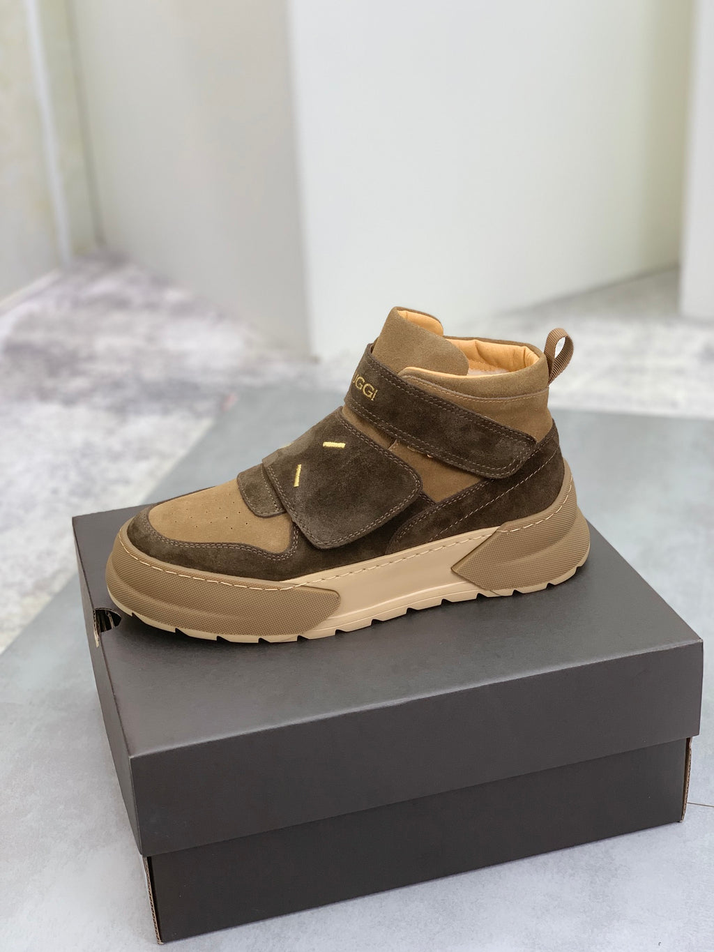 UGG Strap High-Top Sneakers - Dark Brown & Tan